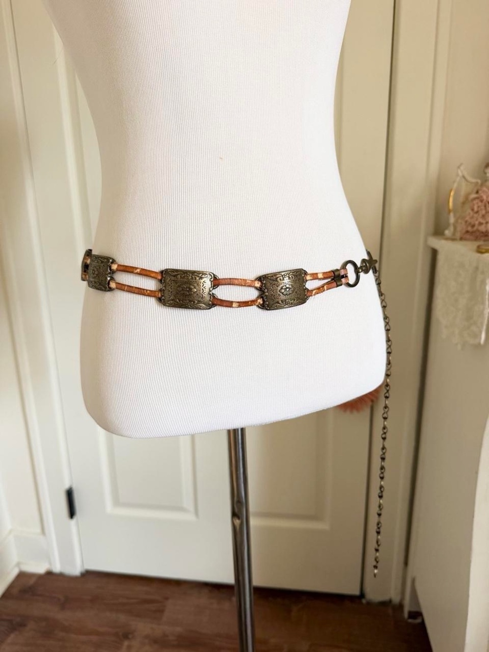 Vintage Western Brown Leather Concho Chain Belt